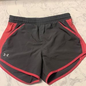 Cute under armor shorts! almost like new got tight.